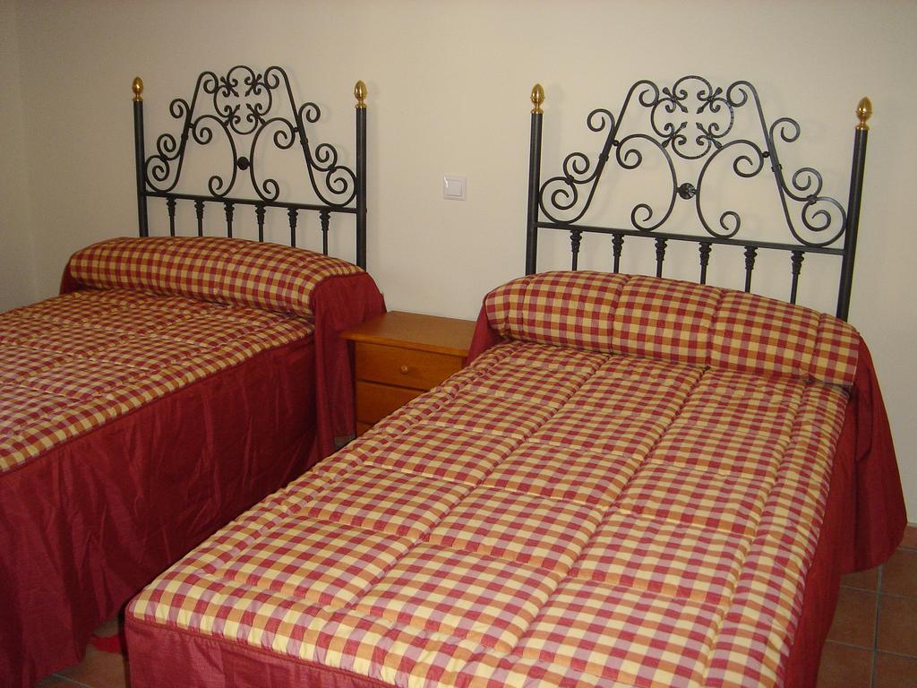 Apartamentos Serrano Ribatajada Ngoại thất bức ảnh
