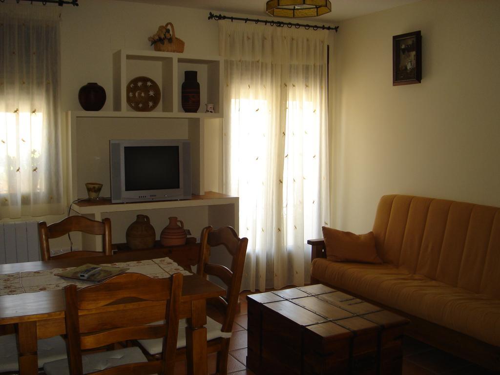 Apartamentos Serrano Ribatajada Ngoại thất bức ảnh