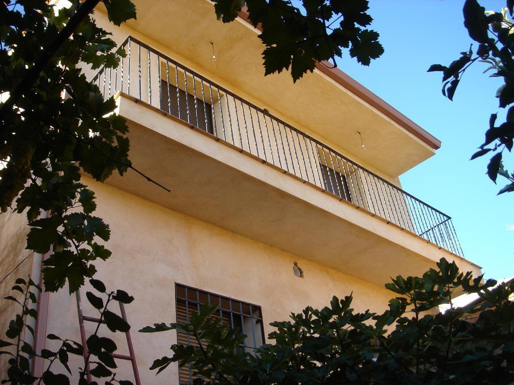 Apartamentos Serrano Ribatajada Ngoại thất bức ảnh